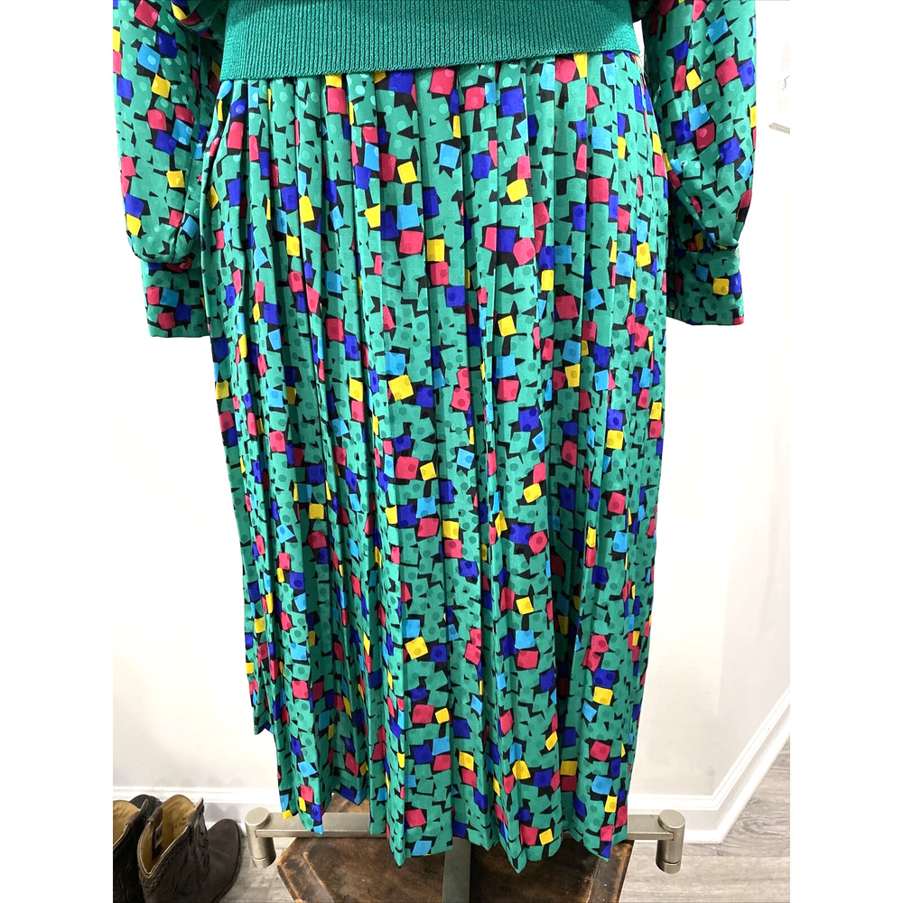 Vintage skirt set 1980’s US size 10 silky green polyester pleated skirt 2-pc - Picture 8 of 11
